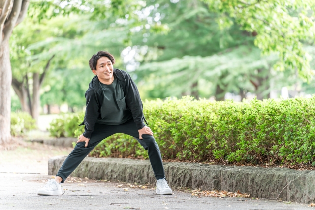 偏平足が良くなり、運動を再開する男性
